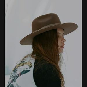 UO Flat Brim Felt Fedora